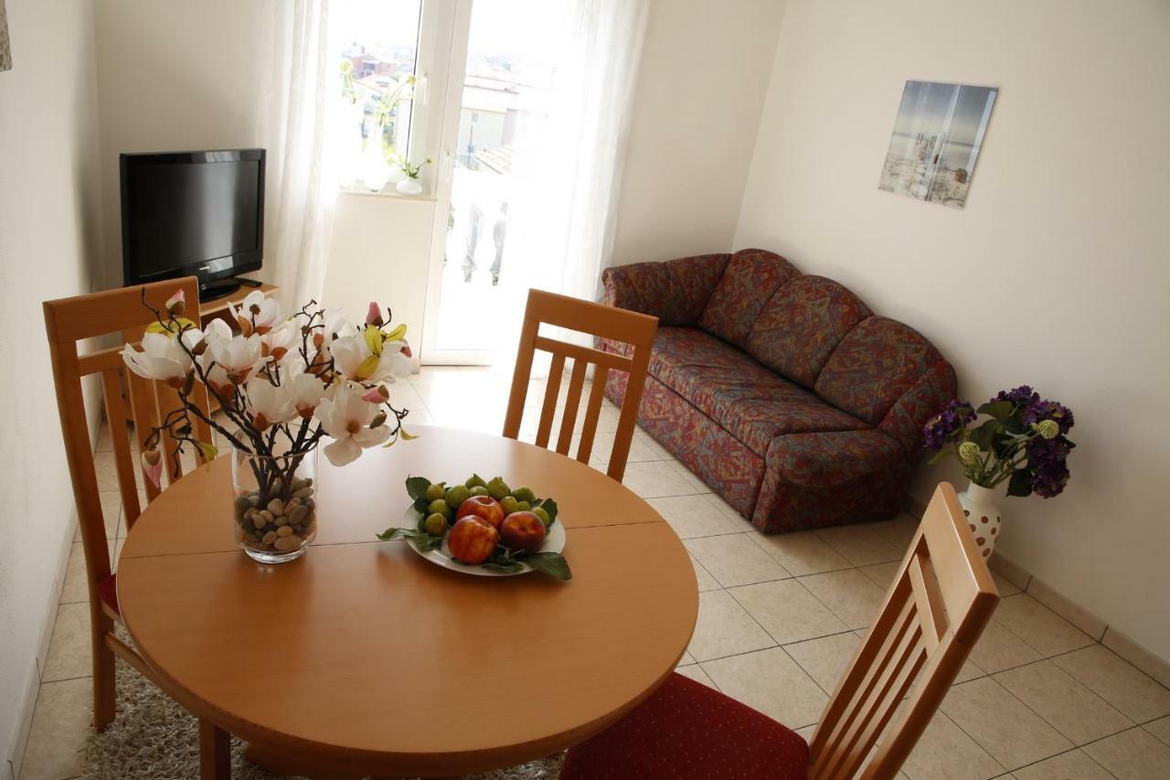 Villa Marica Vodice Bagian luar foto