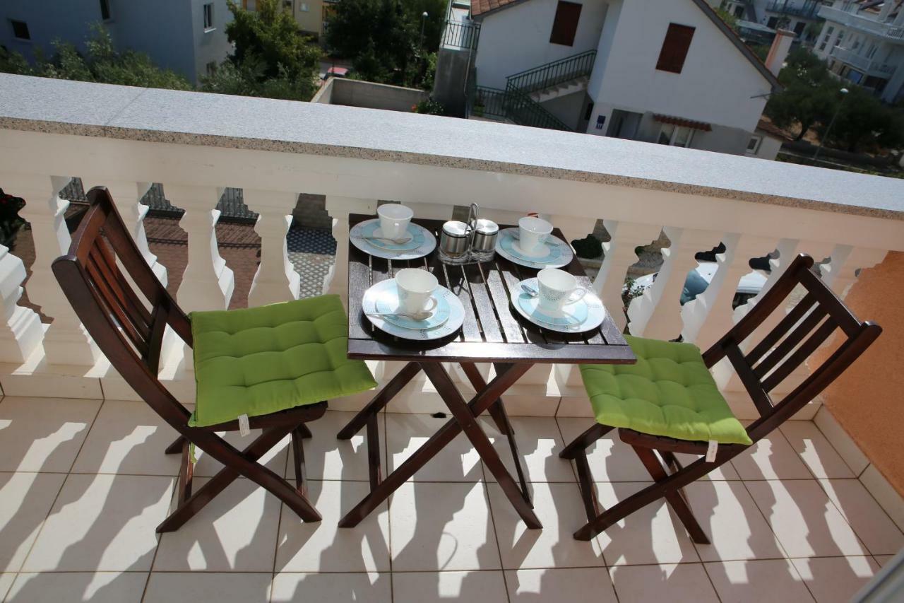 Villa Marica Vodice Bagian luar foto