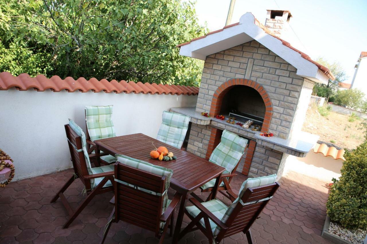 Villa Marica Vodice Bagian luar foto